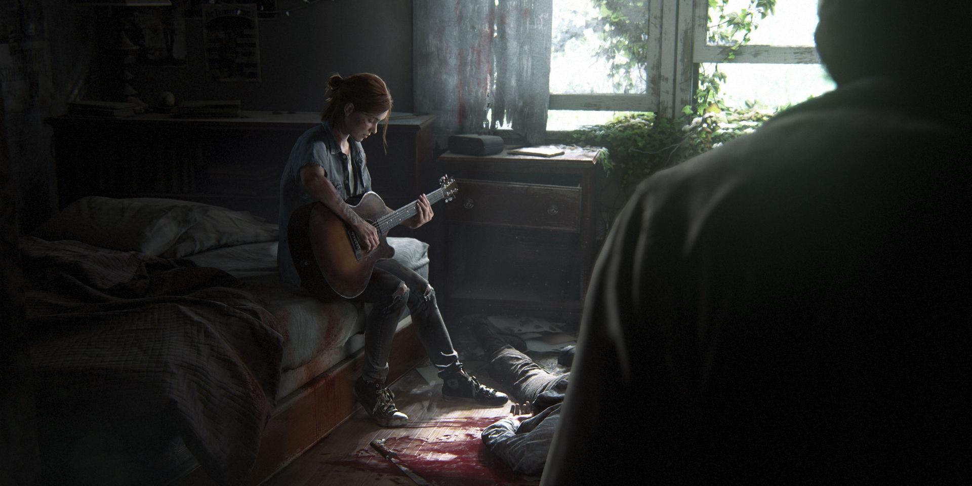 Ellie övar på gitarren innan hon ger sig ut i den dystra världen som 'The last of us: Part II' målar upp. Pressbild. 