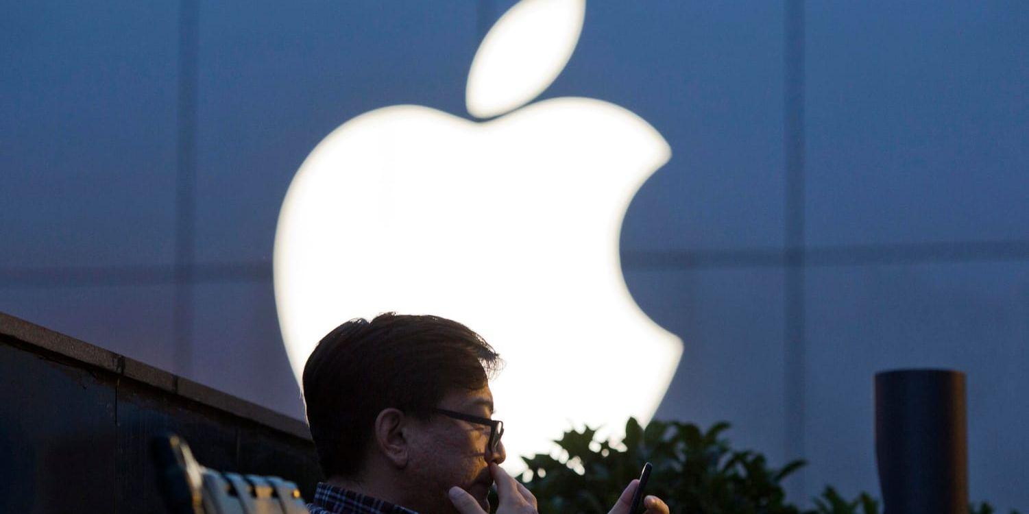 En dyster försäljningsprognos från Apple fick aktien att backa i efterhandeln på New York-börsen. Arkivbild.