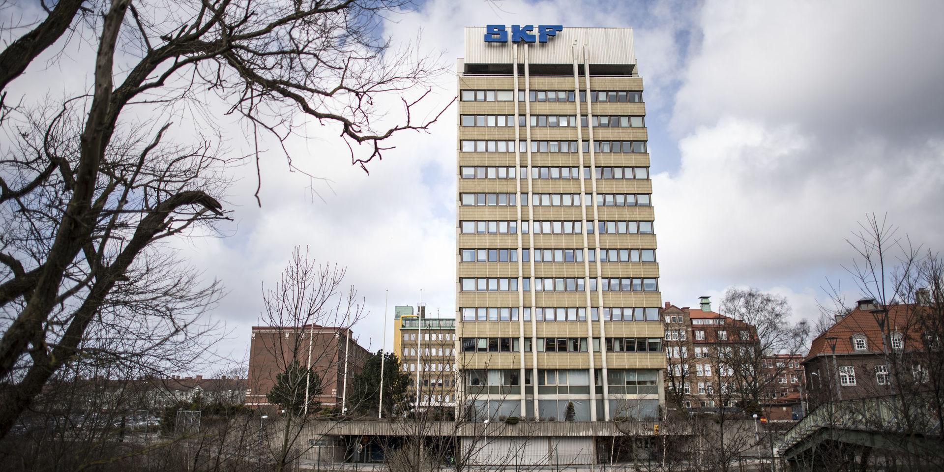 SKF:s koncernledning lämnar den klassiska skrapan i Gamlestaden, som nu ska renoveras.