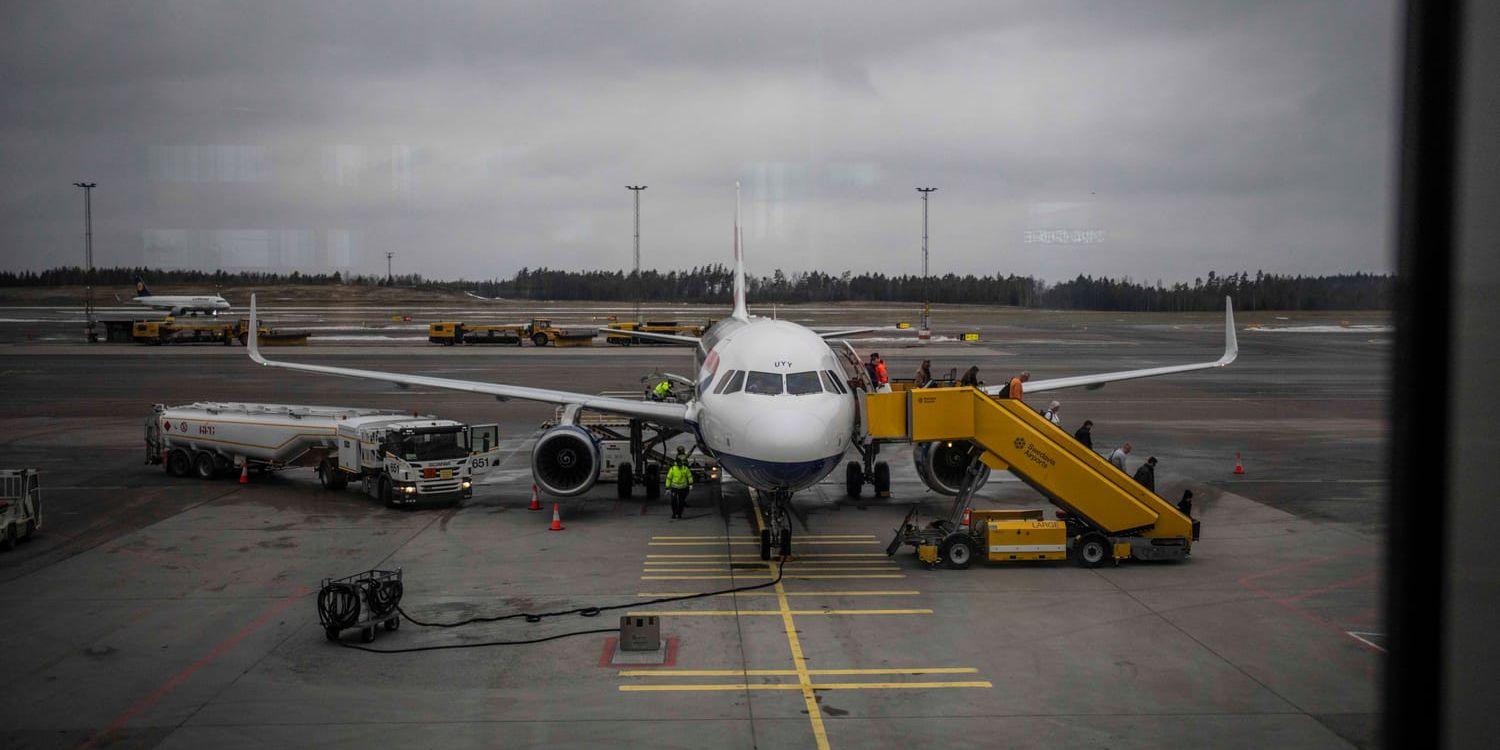 Ett flygplan på marken på Landvetter flygplats.