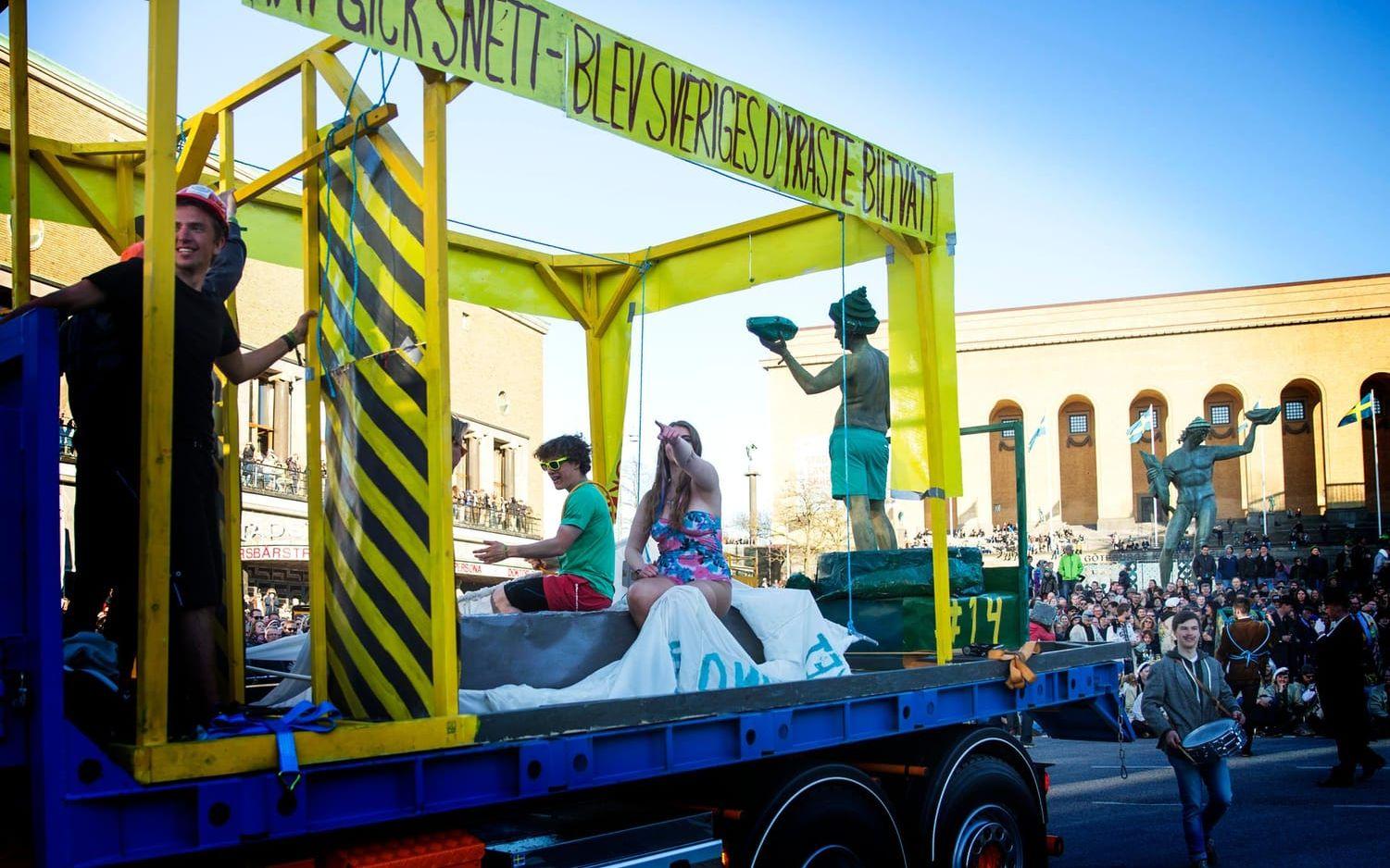 Vagnen som parodierade Vattenspelet vid Götaplatsen var ett uppskattat inslag i Kortegen förra året. 