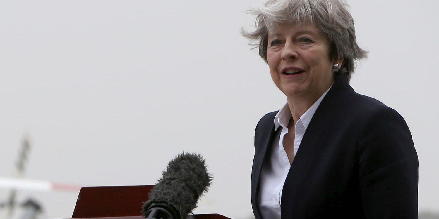 Det blåser snåla politiska vindar kring Storbritanniens premiärminister Theresa May. Arkivbild.