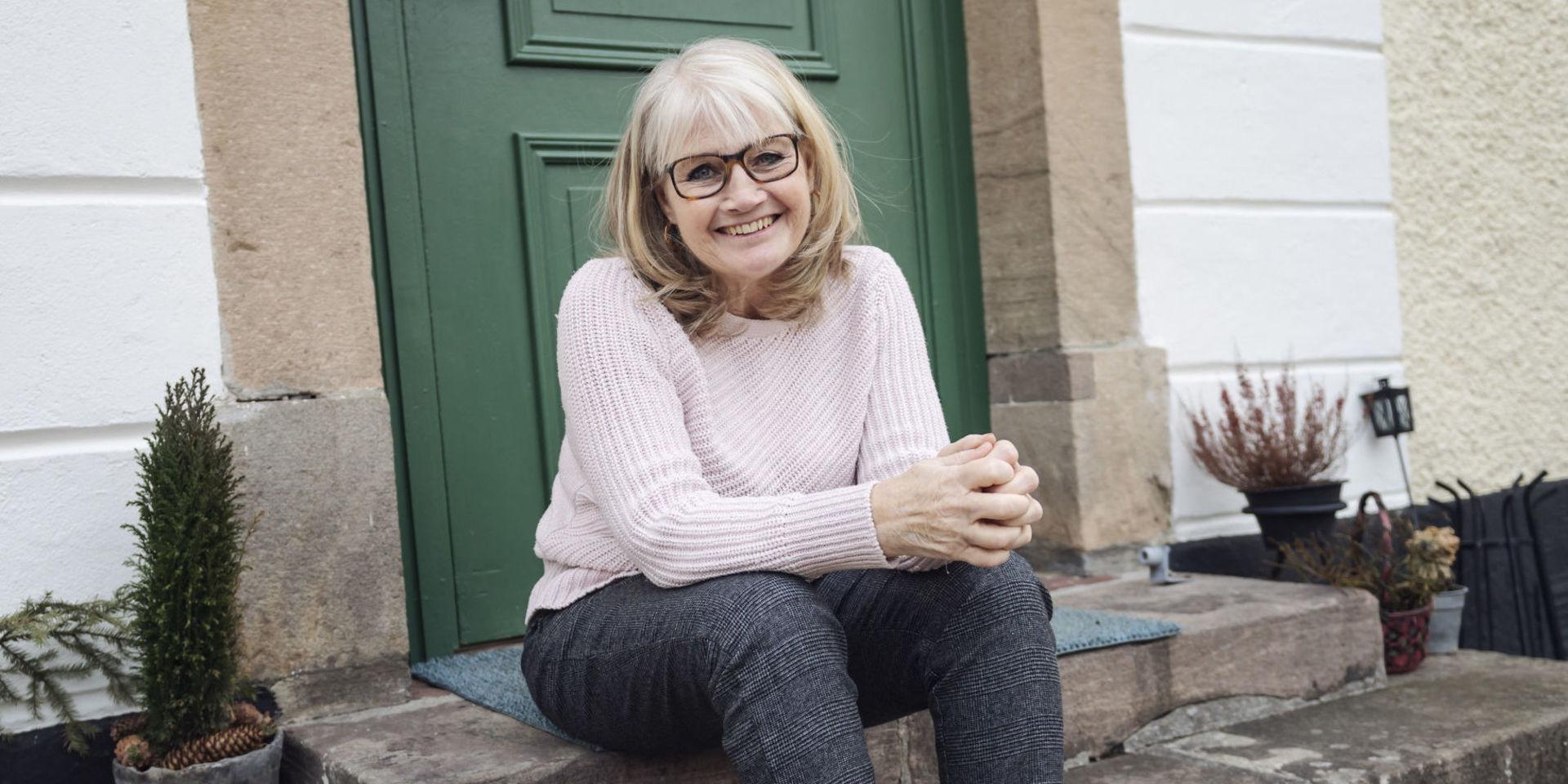 Efter fyra decennier i tv-rutan är Ann-Britt Ryd Pettersson en av Sveriges mest kända och omtyckta programledare. Nu fyller hon 65 år. 