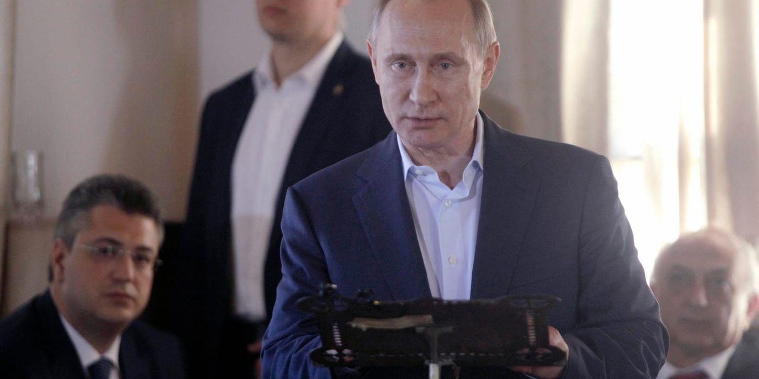 Putin vid besöket i Grekland nu i veckan. Foto: Alexandros Avramidis/Reuters via AP