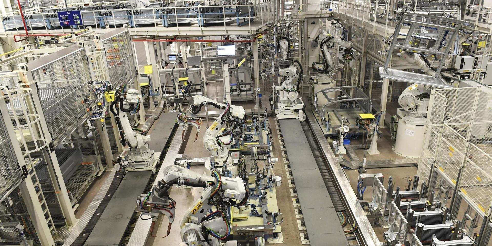 Robotar dominerar alltfler fabriksgolv.


