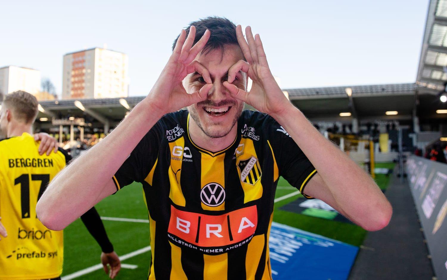 Häcken inledde säsongen med hemmaseger över AIK och hattrick av Alexander Jeremejeff. 