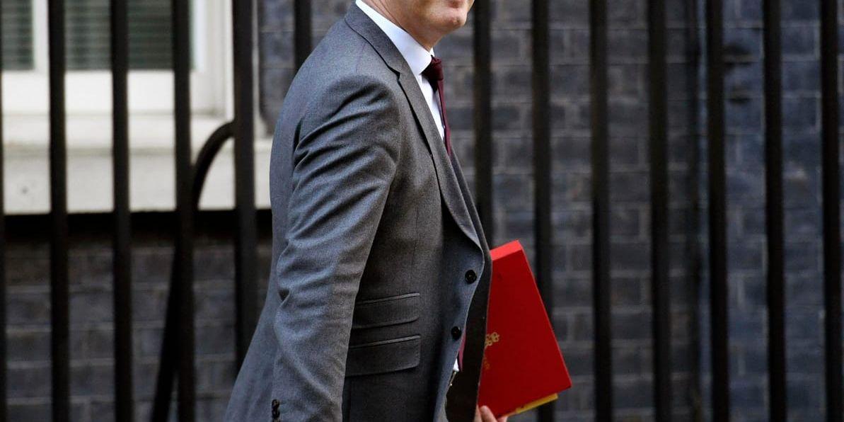 Storbritanniens brexitminister Stephen Barclay på väg in till tisdagens regeringsmöte i London.