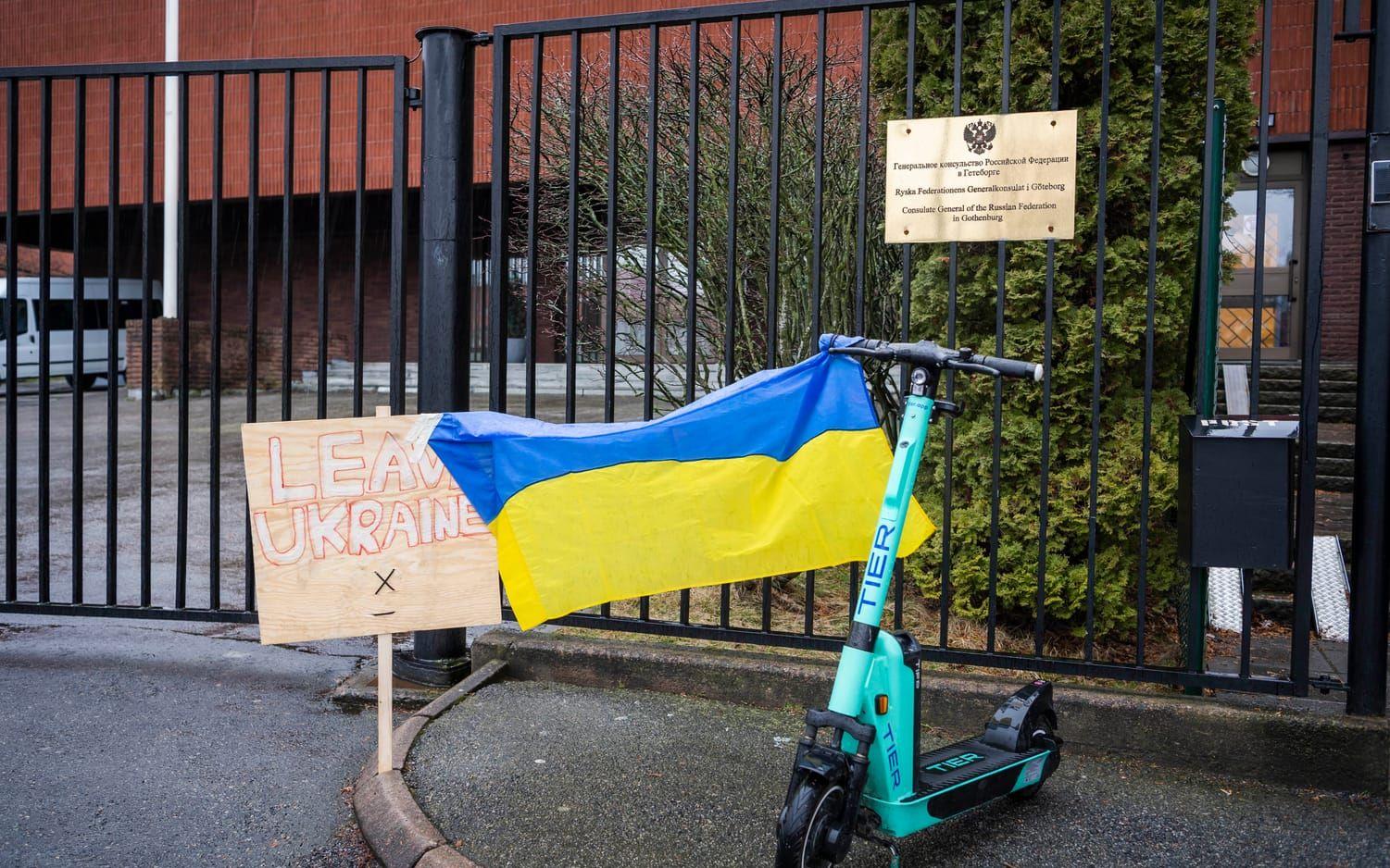 Efter Rysslands invasion av Ukraina har det flera gånger hållit demonstrationer till stöd för Ukraina utanför det ryska konsulatet i Göteborg.