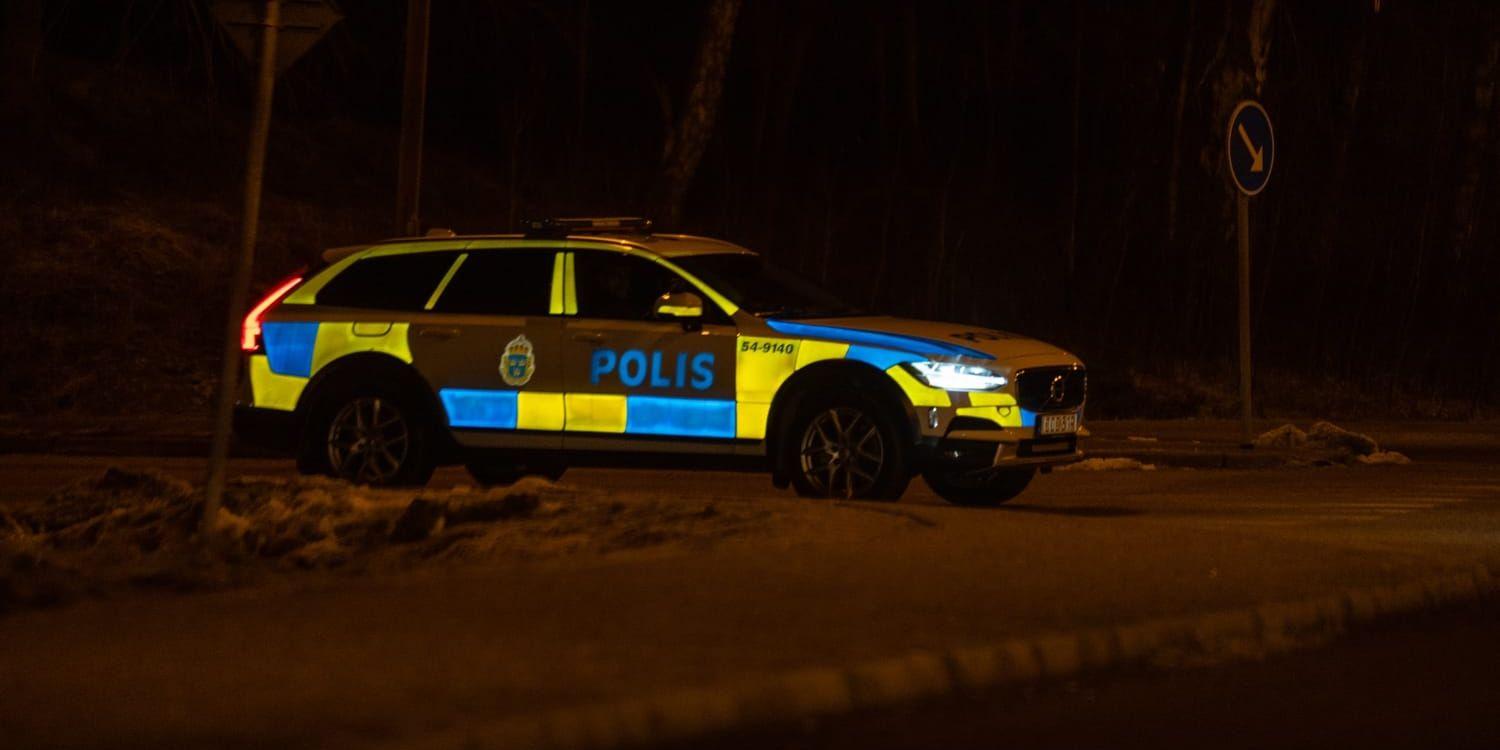 Under kvällen har polisen genomfört en sökinsats efter ett misstänkt rån i Uddevalla.