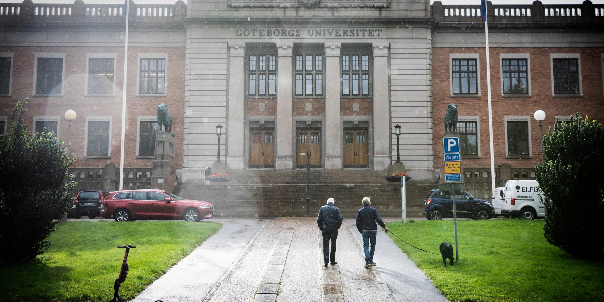 Göteborgs universitets huvudbyggnad vid Vasaplatsen.  Numera hyser byggnaden framför allt universitetets centrala administration. 