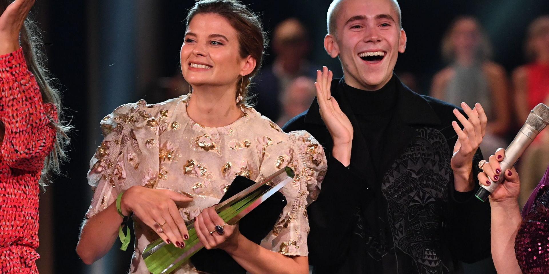 Hanna Ardéhn och Felix Sandman tog emot priset för Årets tv-drama för 'Störst av allt' vid Kristallen 2019 på Cirkus.