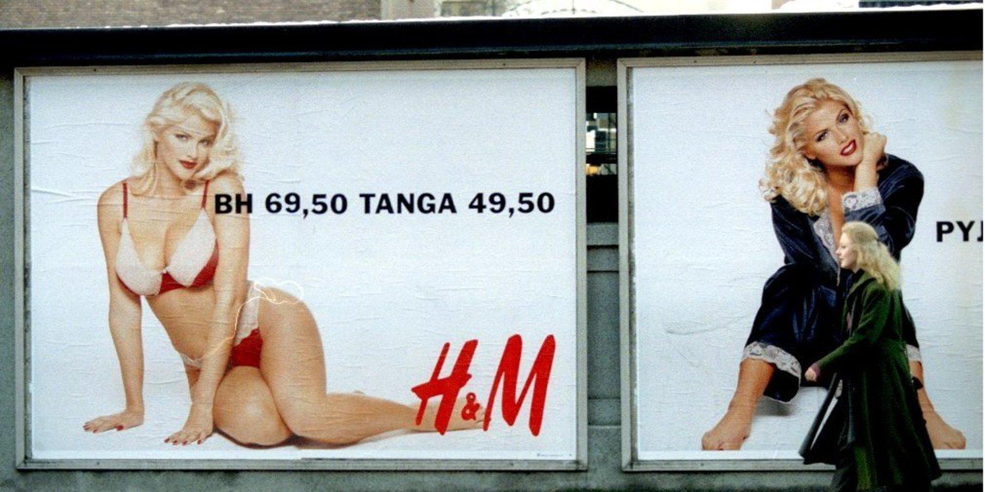 H&M:s underklädesreklam skapade en moralisk diskussion om avkläddhet. Bild från 1993.