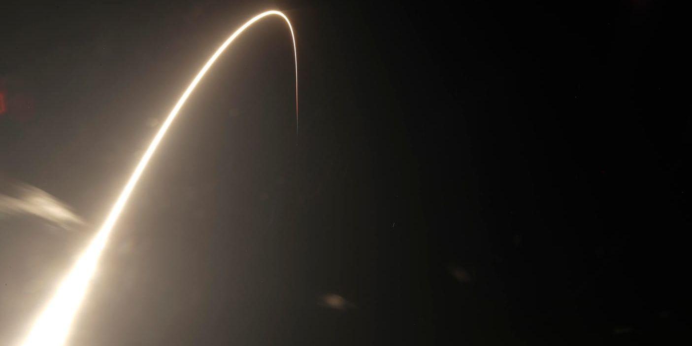 Falcon 9-raketen från Space X strax efter avfärd från Florida.