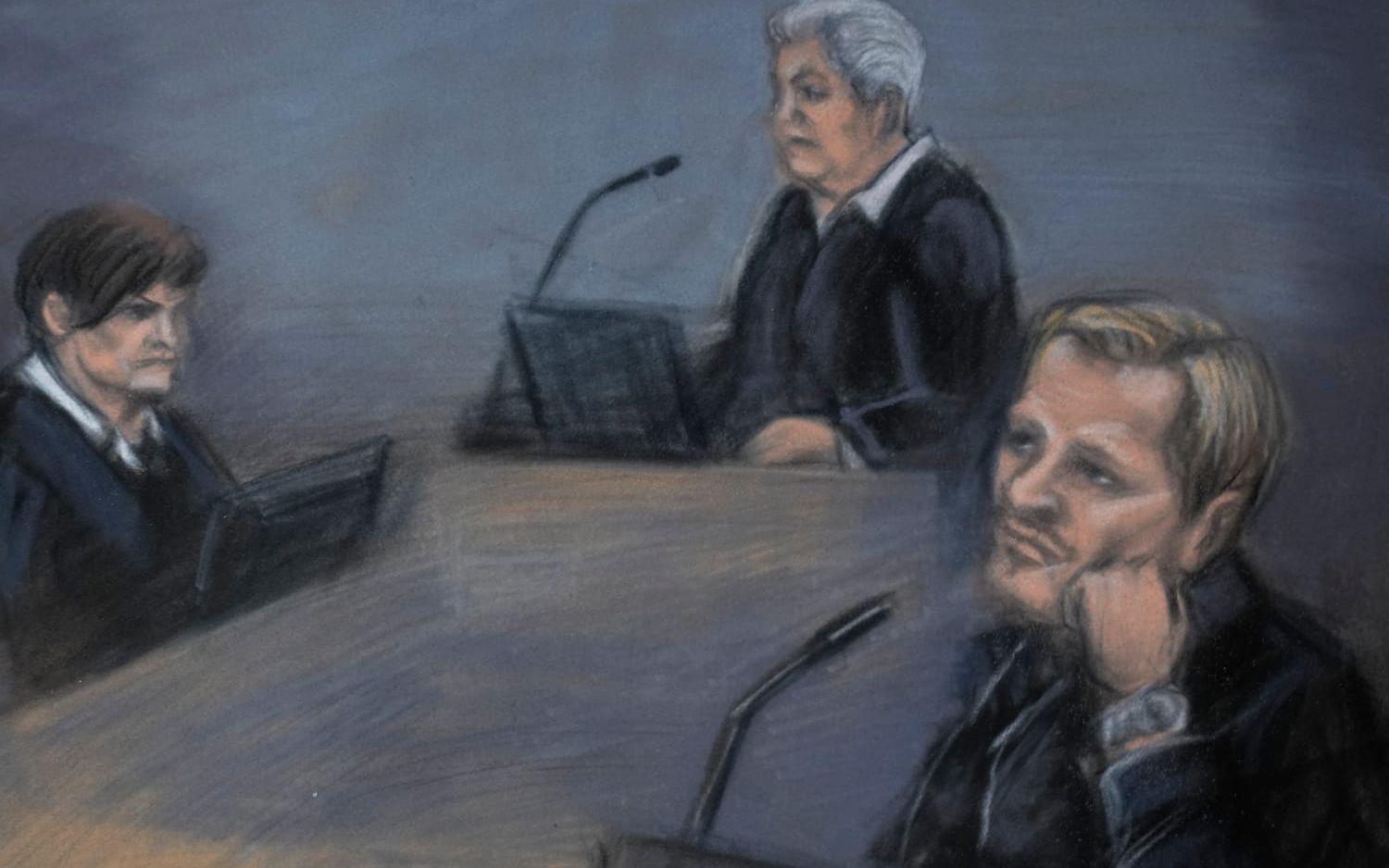 Marius Borg Høiby, avbildad längst till höger på en rättegångsteckning från i mars. 