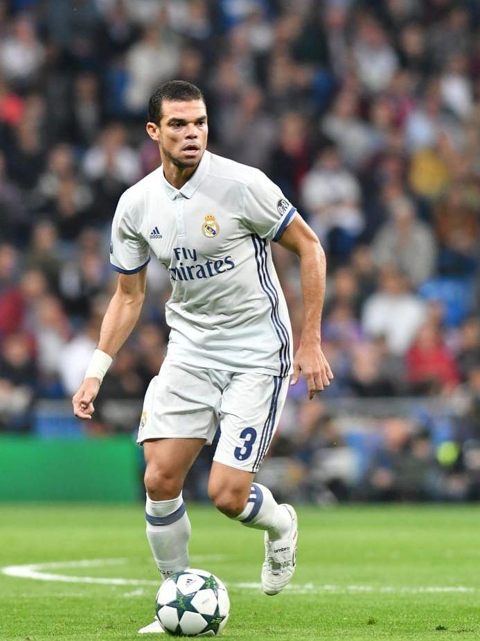 27. Pepe, 33, Real Madrid. Marknadsvärde: 5,1 miljoner. Elak mittback, en vinnare. Foto: Bildbyrån