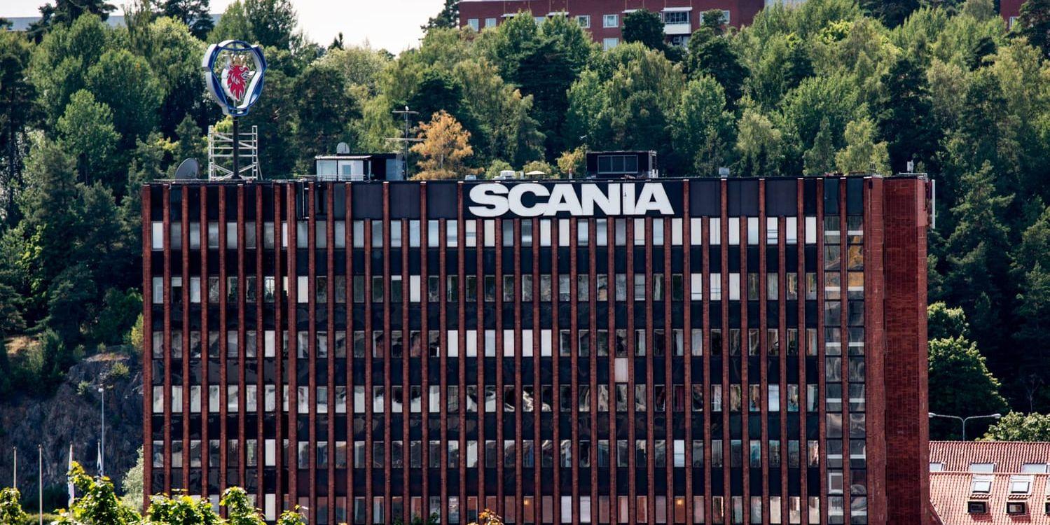 En man i 50-årsåldern skadades så svårt vid en arbetsplatsolycka på lastbilstillverkaren Scania i Södertälje att han senare avled. Arkivbild.