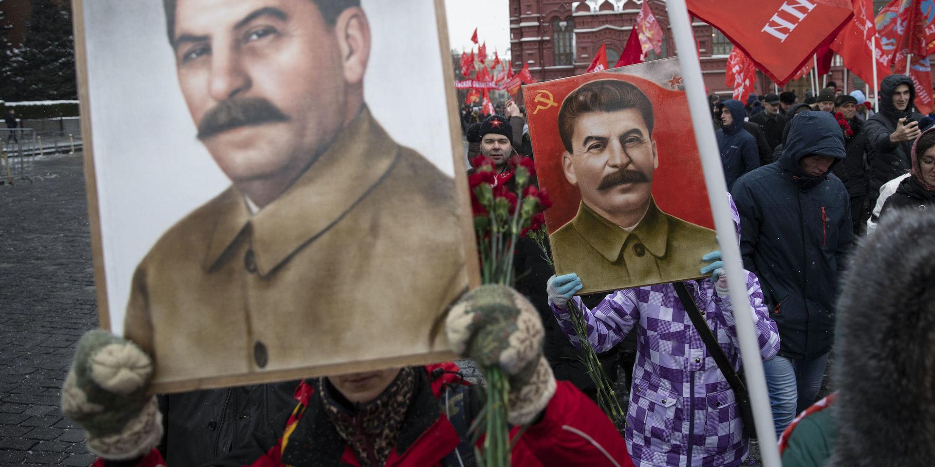 Stalins födelsedag firas i Moskva. 