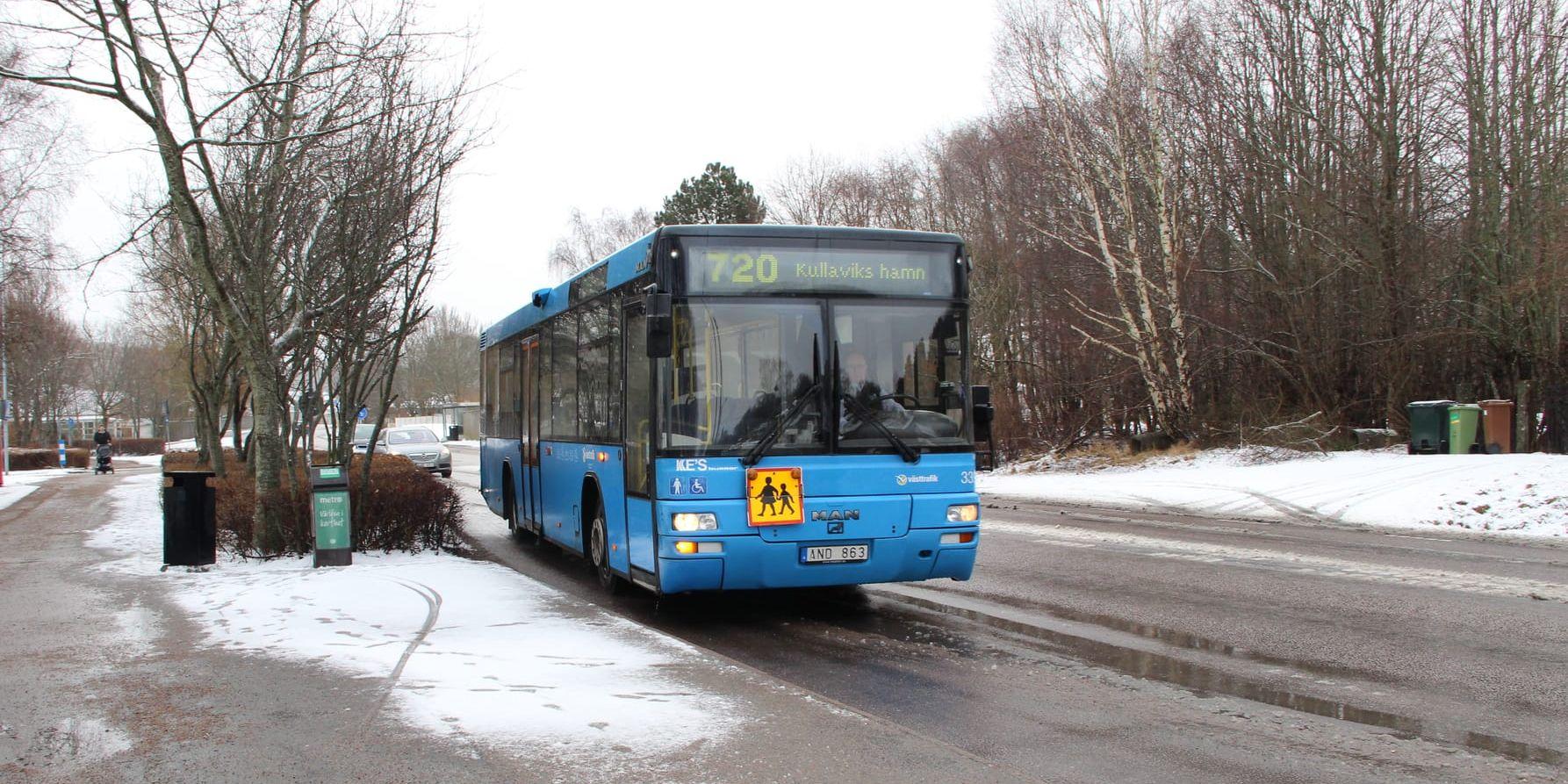 Problemen på linje 720 i Kullavik och Särö har återigen blossat upp. Nu satsar kommunledningen på fler åtgärder. Bild: Lisa Henricson