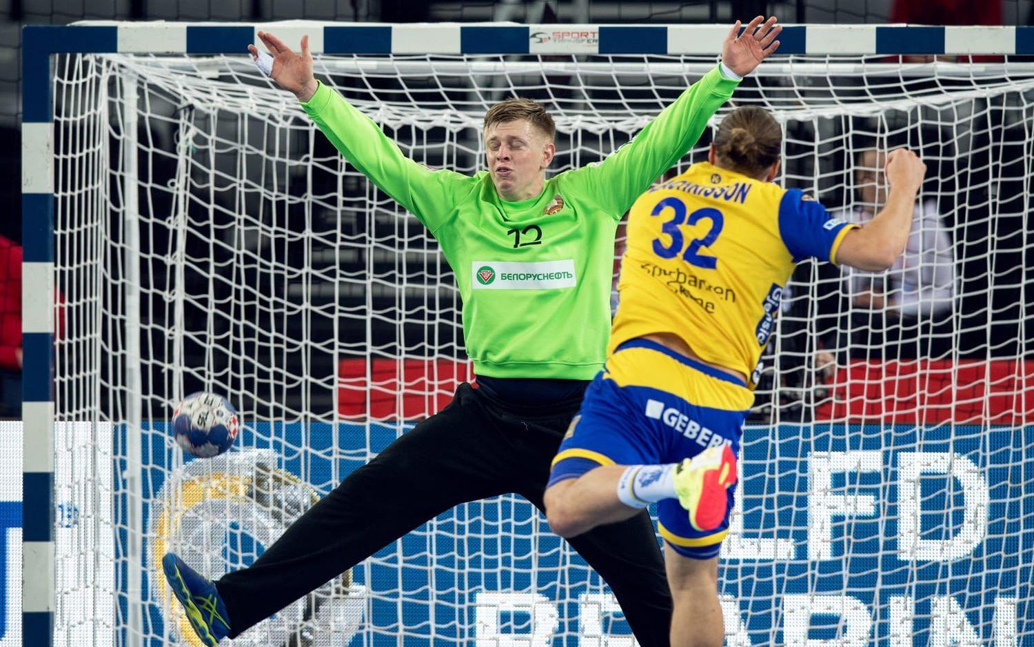Sveriges hopp om en EM-semifinal lever i allra högsta grad efter att Blågult krossat Vitryssland. 