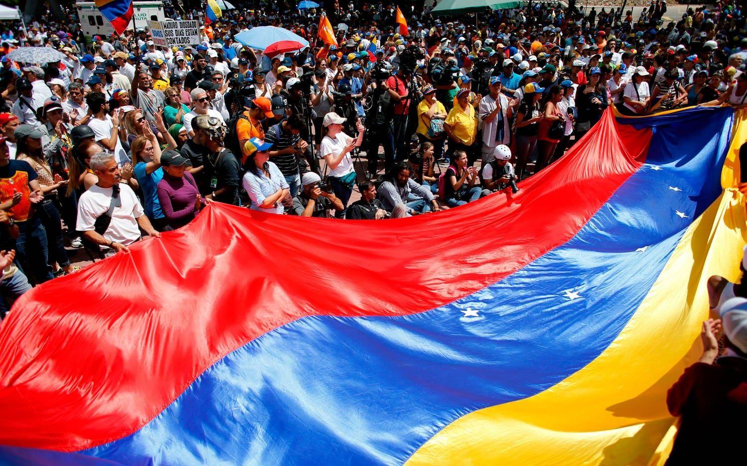 Enligt Andrés Rivarola blir det bara fler och fler som ansluter sig till kritiken mot regeringen i Venezuela. Bild: TT, AP