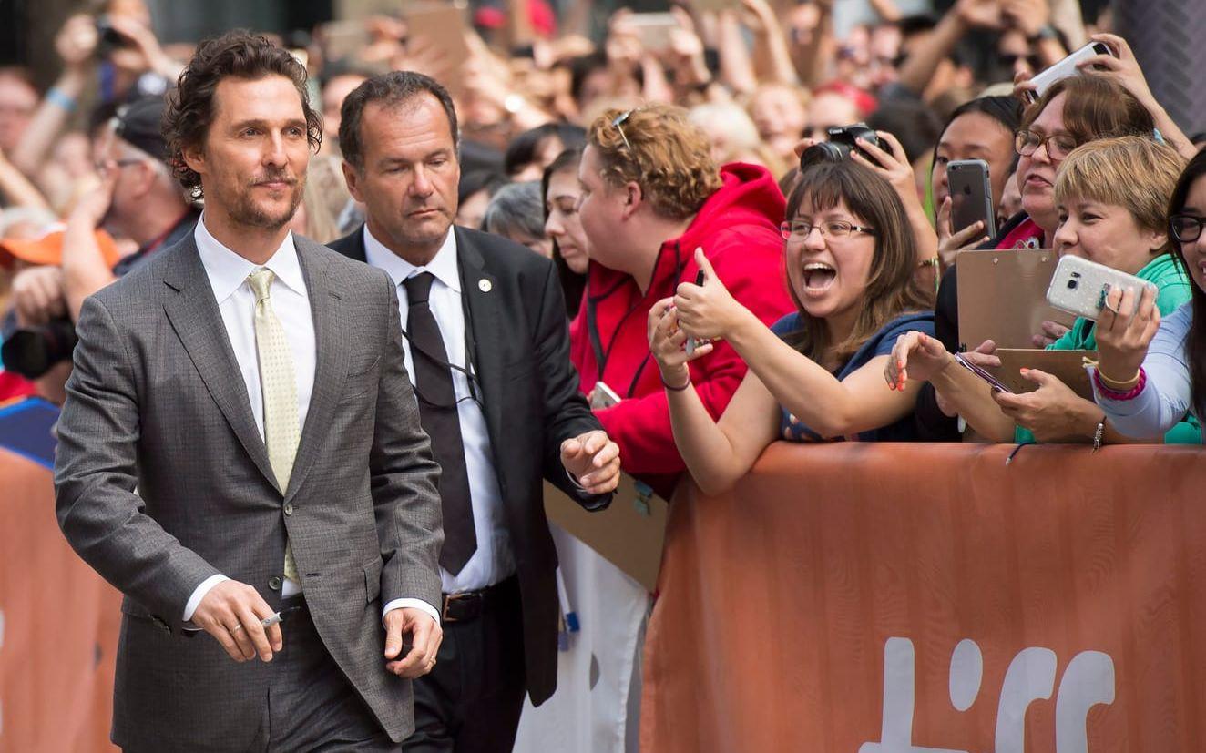 Matthew McConaughey anländer till premiären av "Sing". Foto: TT