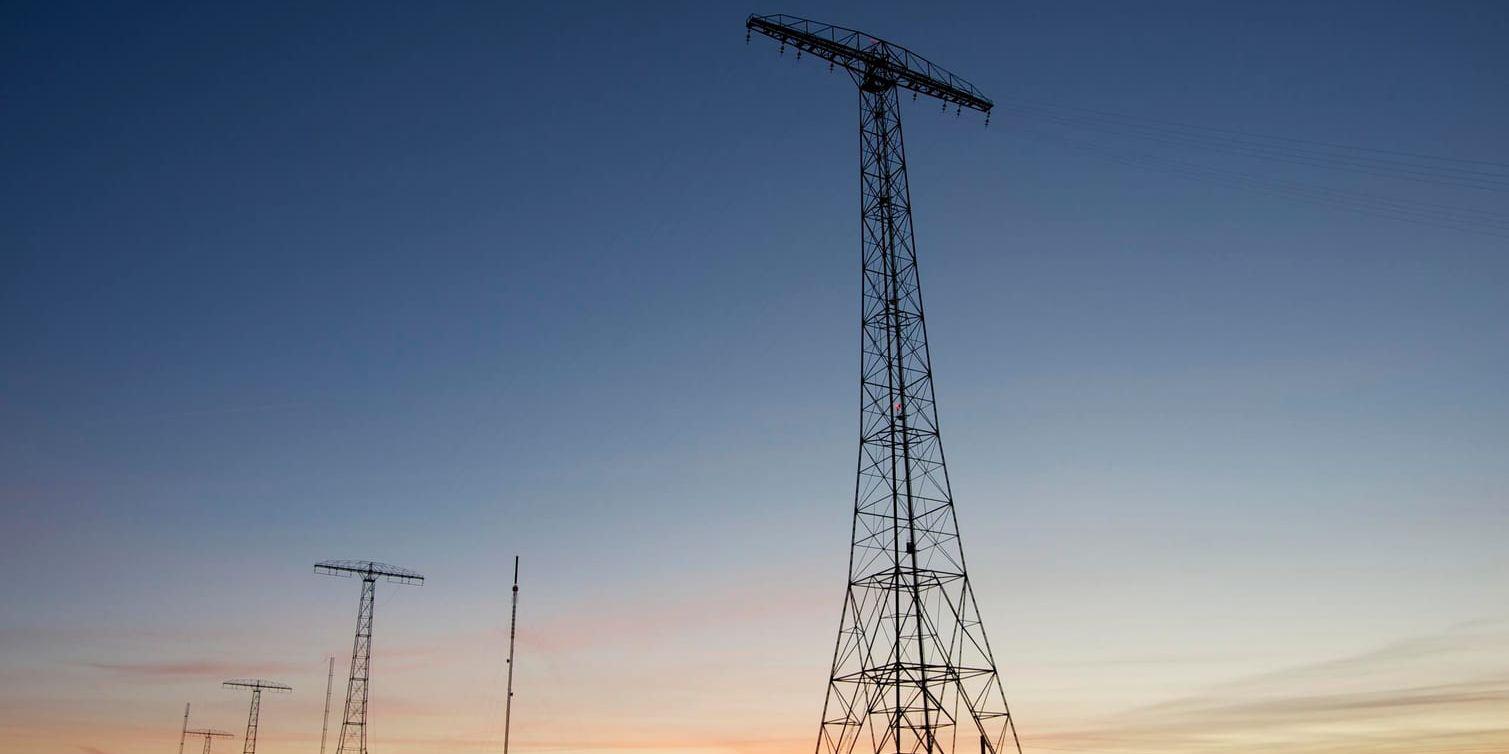 Antenntornen är 127 meter höga. Om ett par år kanske det kommer att vara möjligt för besökare att åka upp i något av dem. Pressbild.