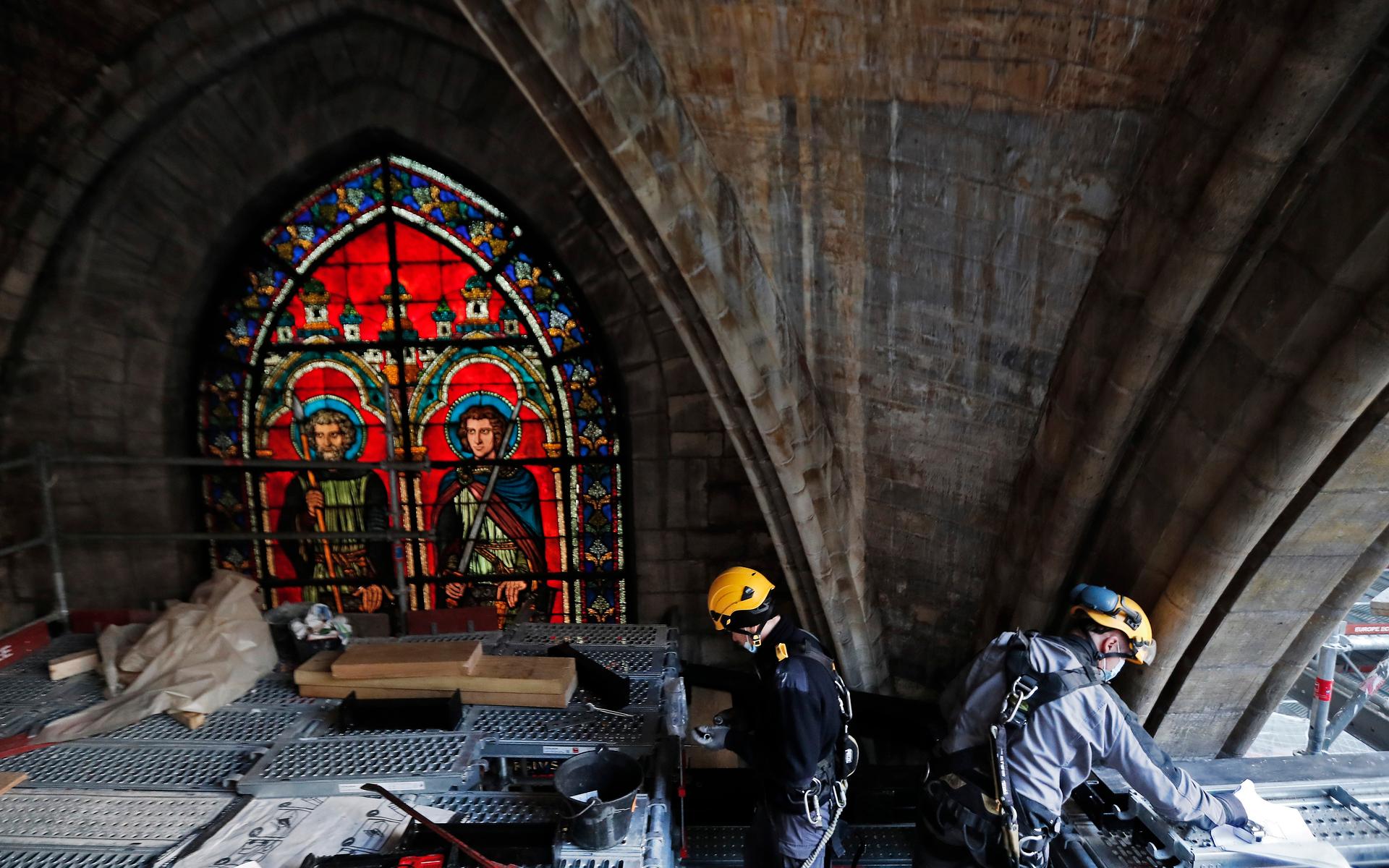 Förhoppningen är att arbetet med den eldhärjade katedralen Notre-Dame ska vara färdigt i tid till sommar-OS 2024. Arkivbild från förra året.