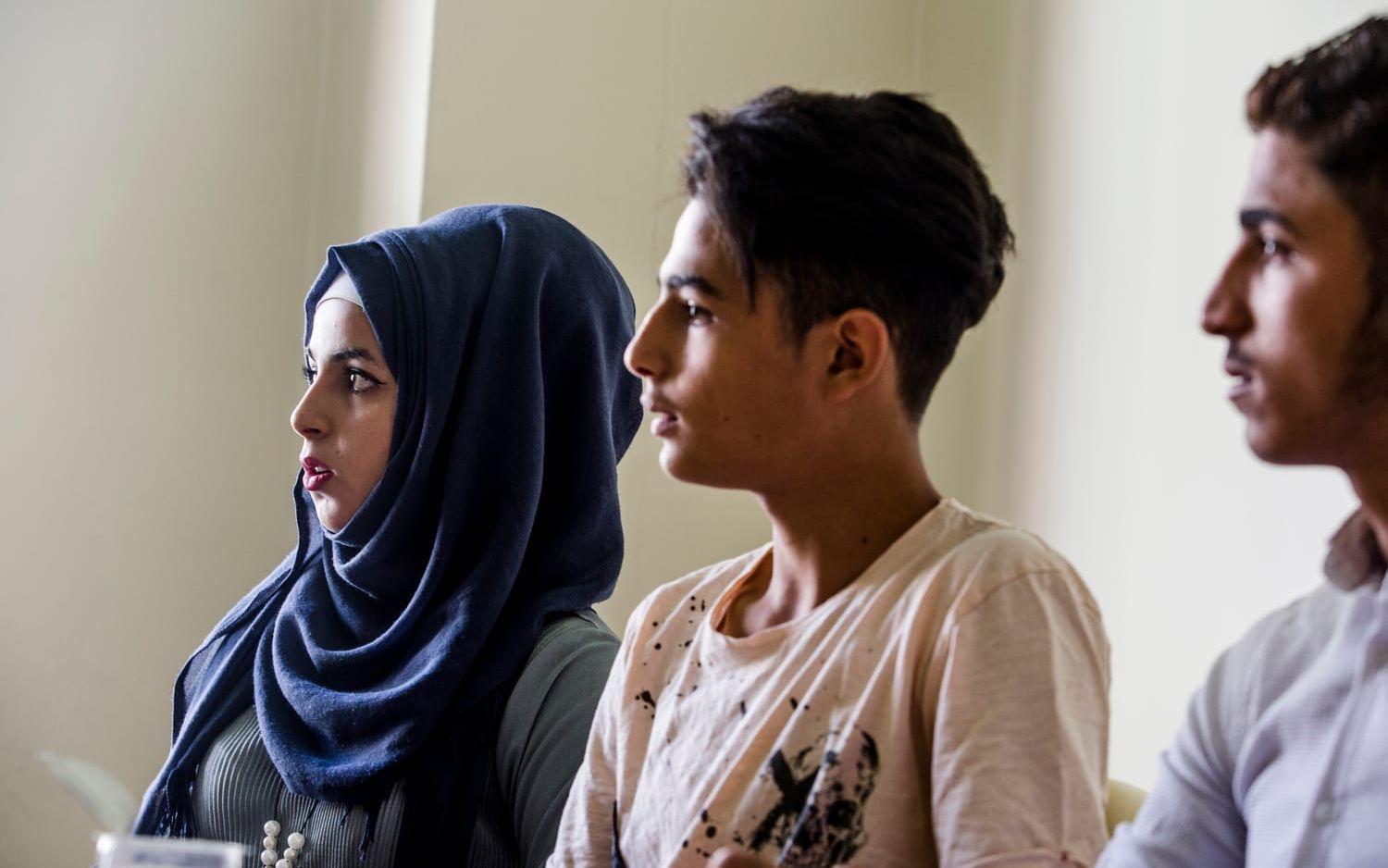 Zahraa, 18,, Ahmed, 16, och Mohammed, 17, är från Deir ez-Zor came och kom hit för fyra år sedan.. 