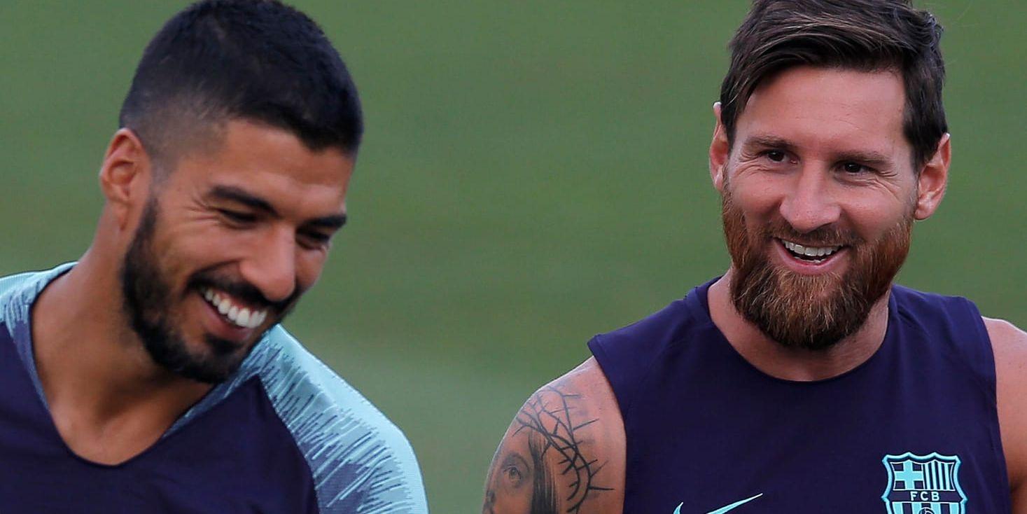 Barcelonas Luis Suárez och Lionel Messi på en träning inför säsongsstarten. De är två av de La Liga-spelare som Facebook-användare i Asien ska kunna se spela framöver.