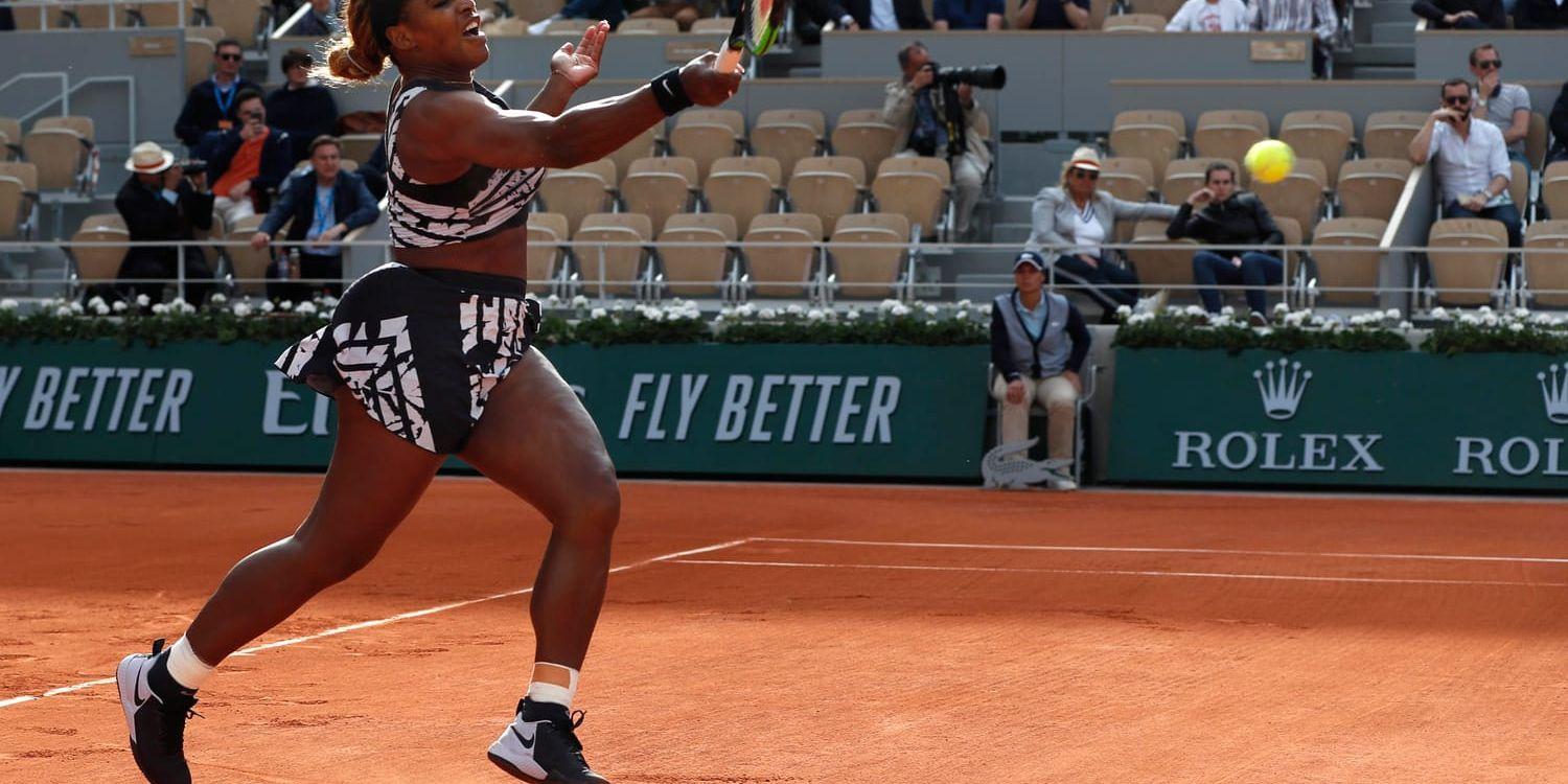 Serena Williams fick kämpa mot Vitalia Diatjenko i den inledande omgången i Paris.