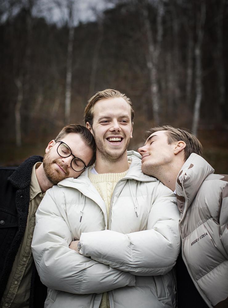 JLC, humorgruppen som består av Jonas Fagerström, Lucas Simonsson och Carl Déman tar paus från You tube. Istället satsar de på en ny säsong av serien ”Pappas pojkar”. 