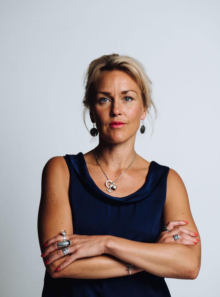 Olga Persson är generalsekreterare för jourorganisationen Unizon, som samlar över 130 kvinnojourer, tjejjourer och andra stödverksamheter.