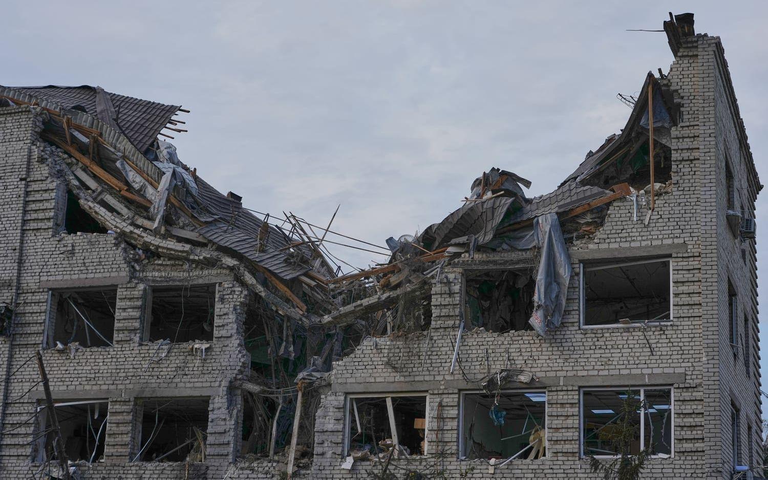 En byggnad som förstördes i anfall mot Kiev tidigare i veckan.