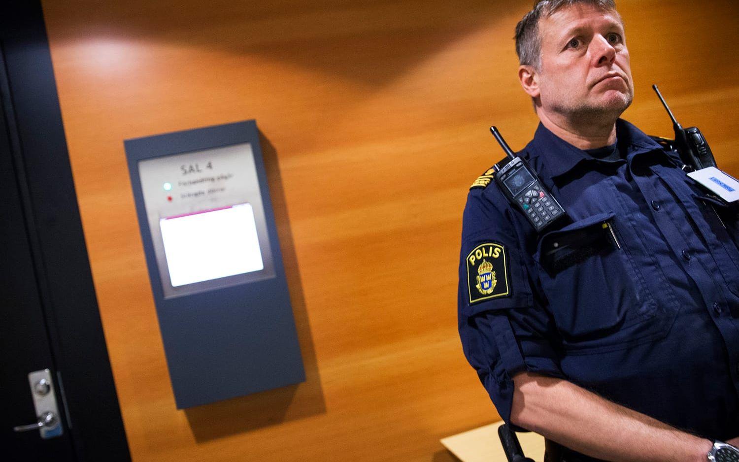 Under onsdagen startar rättegången mot tre män med nazistanknytning som står åtalade för allmänfarlig ödeläggelse. De misstänks för inblandning i vinterns bombdåd på olika platser i Göteborg. FOTO: Anders Ylander
