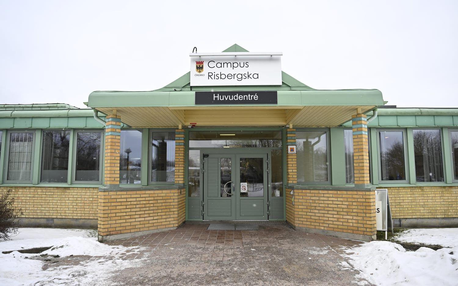 Entrén till Campus Risbergska i Örebro där masskjutningen skedde den 25 februari förra året.