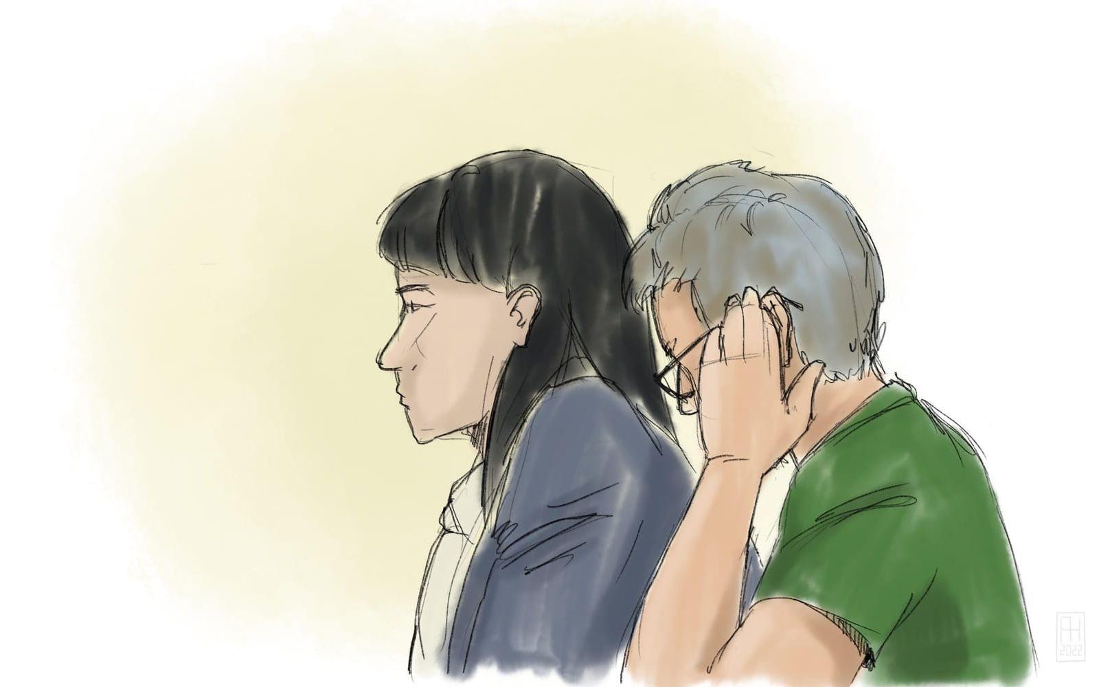 Teckning på den misstänkte mannen med dennes advokat Ulrika Borg från häktningsförhandlingen i Stockholms tingsrätt i november. Arkivbild.