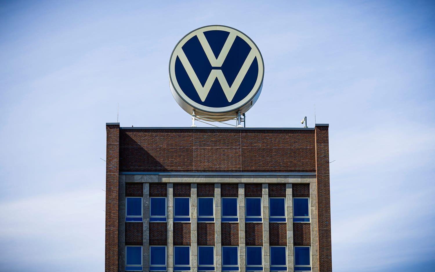 Kvartalsrapport från Volkswagen (VW). Arkivbild