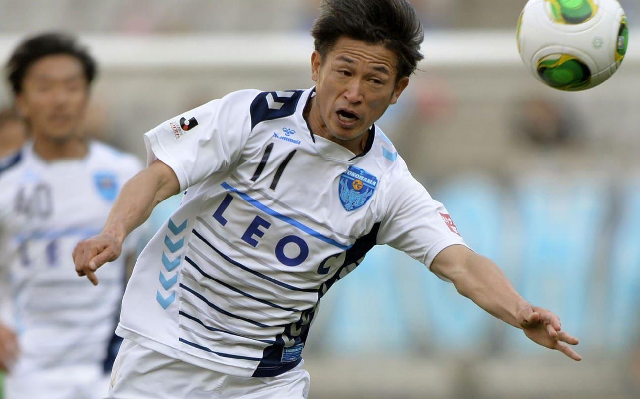 Forward: Kazuyoshi Miura. Den 49-årige japanen skrev nyligen på ett nytt kontrakt med FC Yokohama. Foto: TT