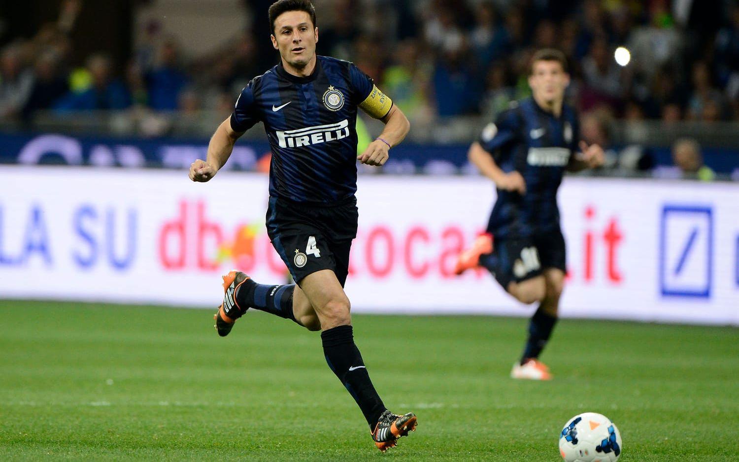 Högerback: Javier Zanetti. Interlegendaren var 40 år när han 2014 gjorde sin sista match i Serie A.  Foto: Bilbyrån