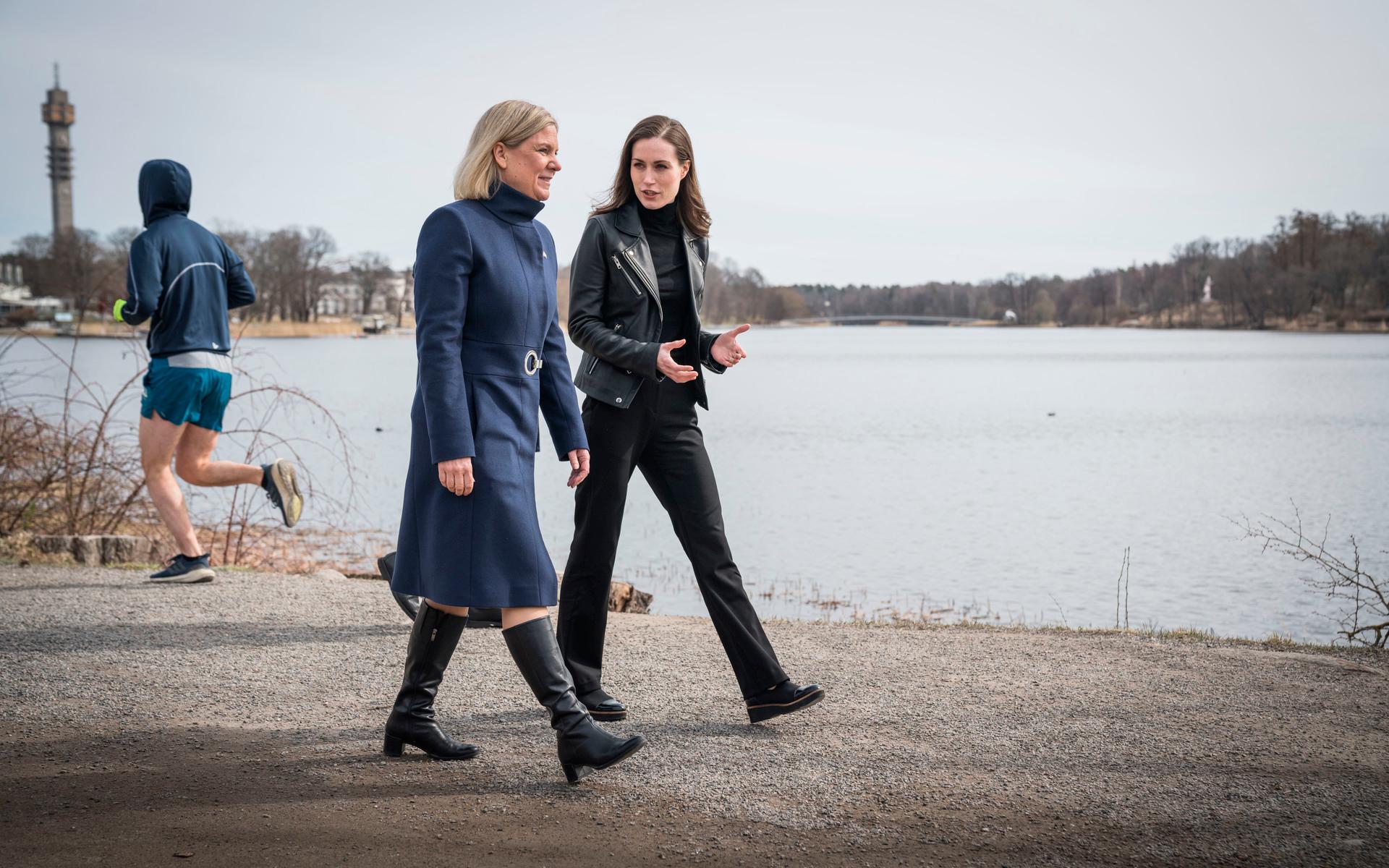 Statsministern Magdalena Andersson tog emot Finlands statsminister Sanna Marin vid Villa Bonnier för att diskutera säkerhetshotet från Ryssland och eventuellt Nato-medlemskap.