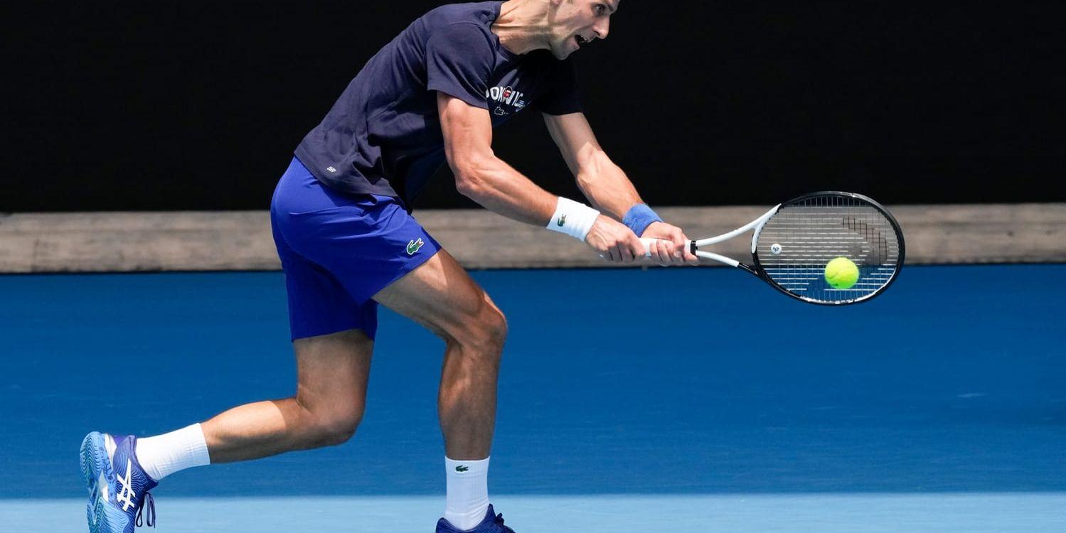 Om Novak Djokovic tillåts delta i Australian Open blir det inför halvfulla läktare.