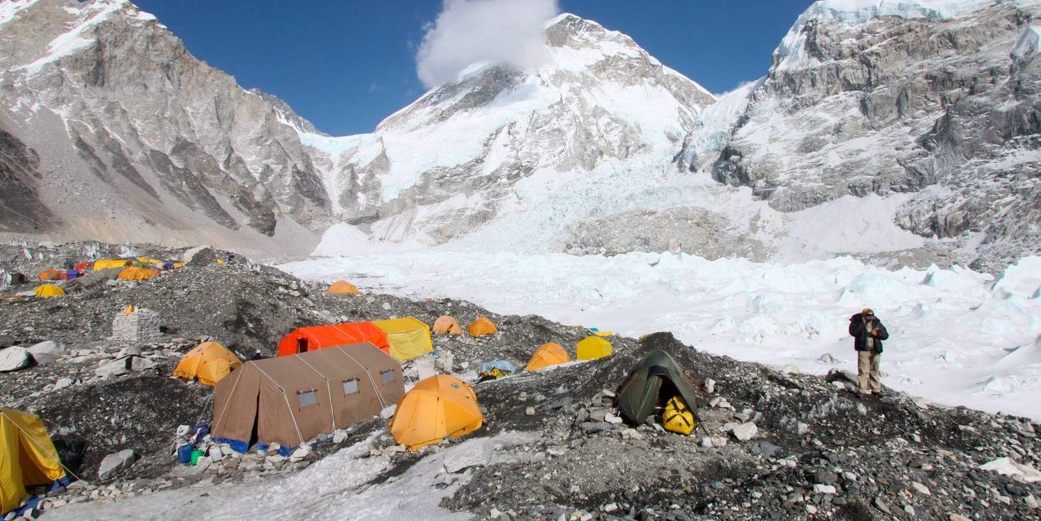 Mount Everests basläger. Rekordmånga klättrare kommer i år försöka nå toppen på världens högsta berg vilket kan få dödliga konsekvenser. Arkivbild.