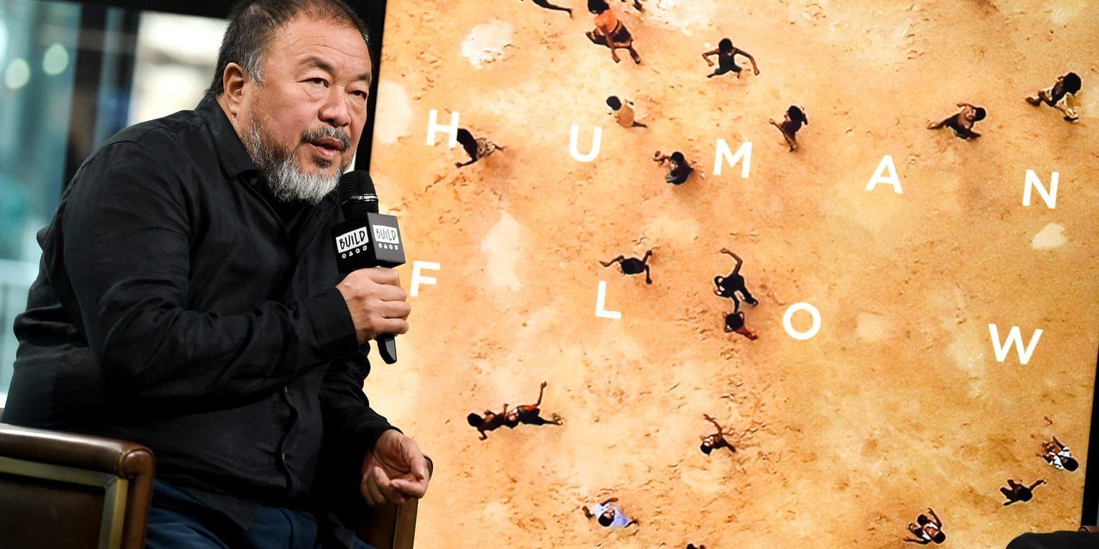 Regimkritiske Ai Weiwei räknas som en av världens främsta konstnärer. Nu har han rest runt i mer än tjugo länder för att dokumentera situationen för världens migranter. Resultatet är den fascinerande dokumentären Human flow, en film där Weiwei är ytterst närvarande. Nu hoppas han att filmen också ska visas i hans hemland Kina där mänskliga rättigheter inte är en självklarhet. Bild: Evan Agostini, TT