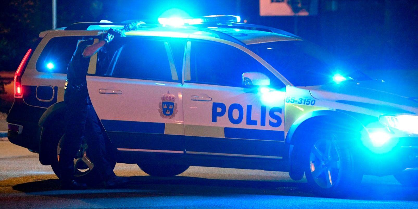 Polisen jagar en beväpnad rånare i Uddevalla. Arkivbild.