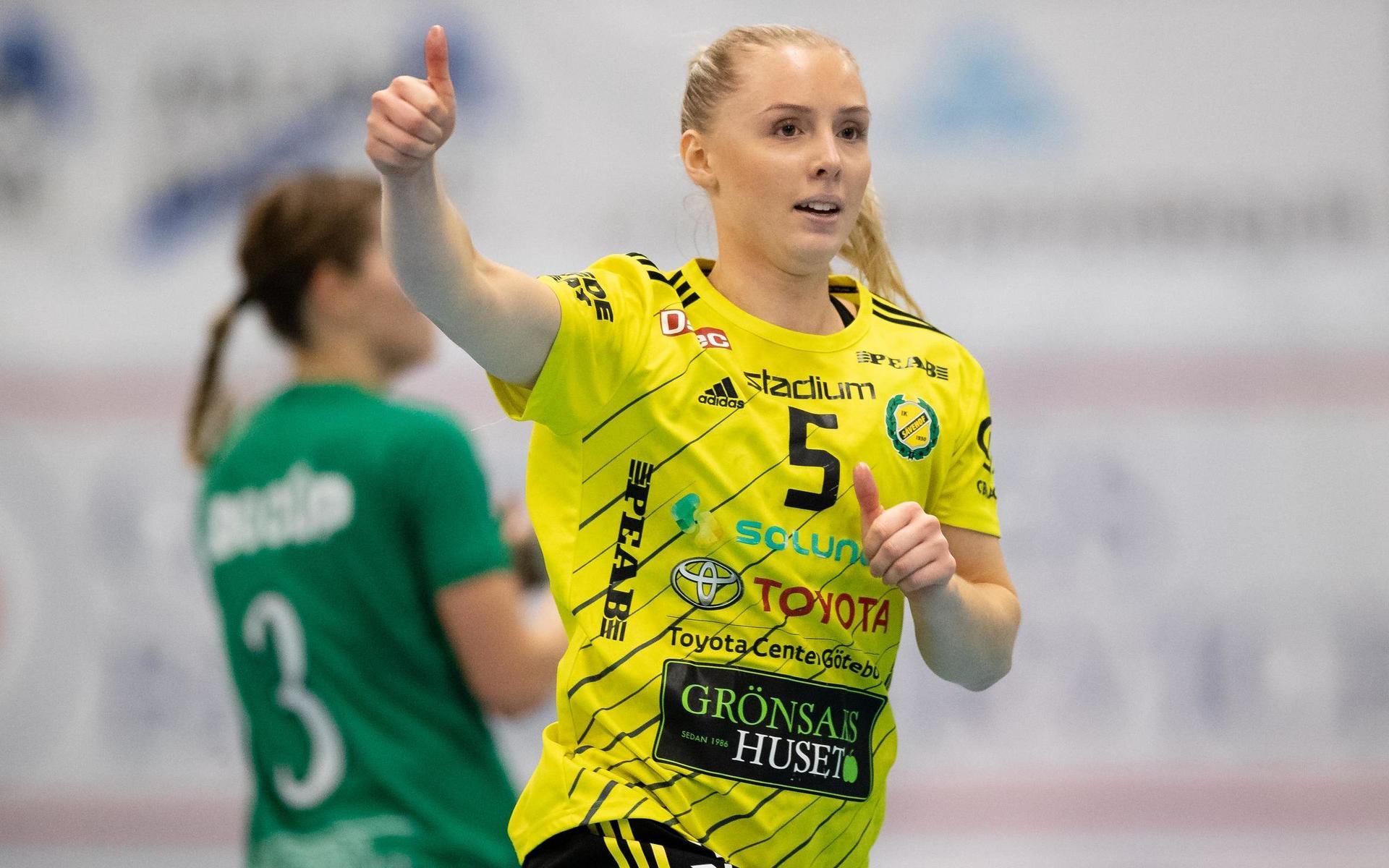 Mathilda Lundström har skrivit nytt kontrakt med Sävehof. 