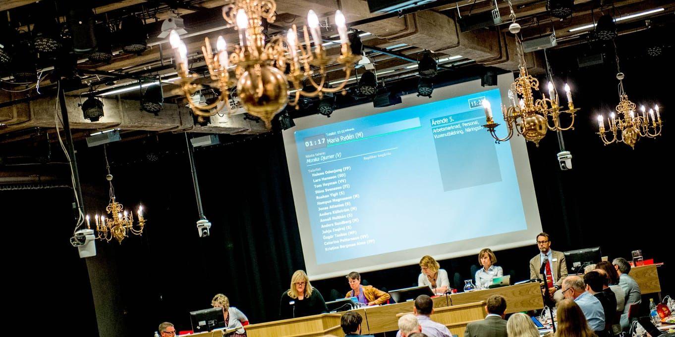 Kommunfullmäktiges ordförande Lena Malm (S) leder förra årets budgetdebatt.