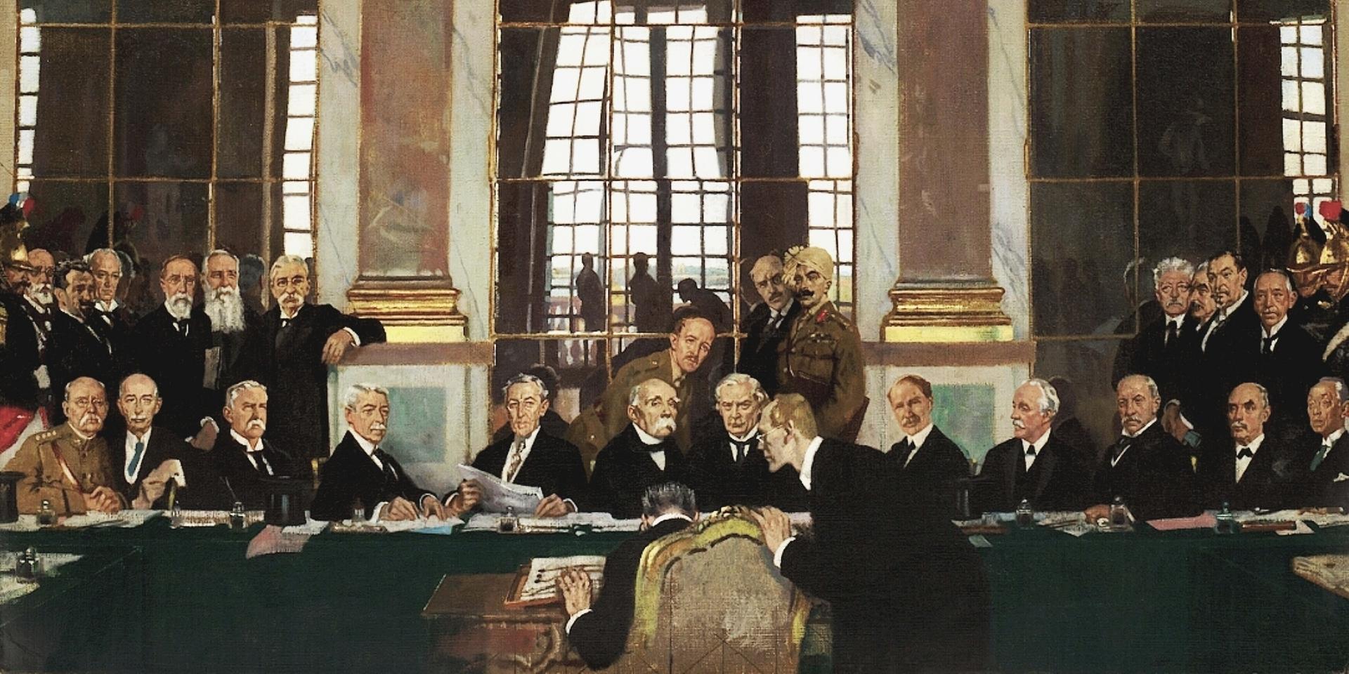 Versaillesfreden undertecknas 1919. Ett år senare, i maj 1920, trädde avtalet i kraft. 