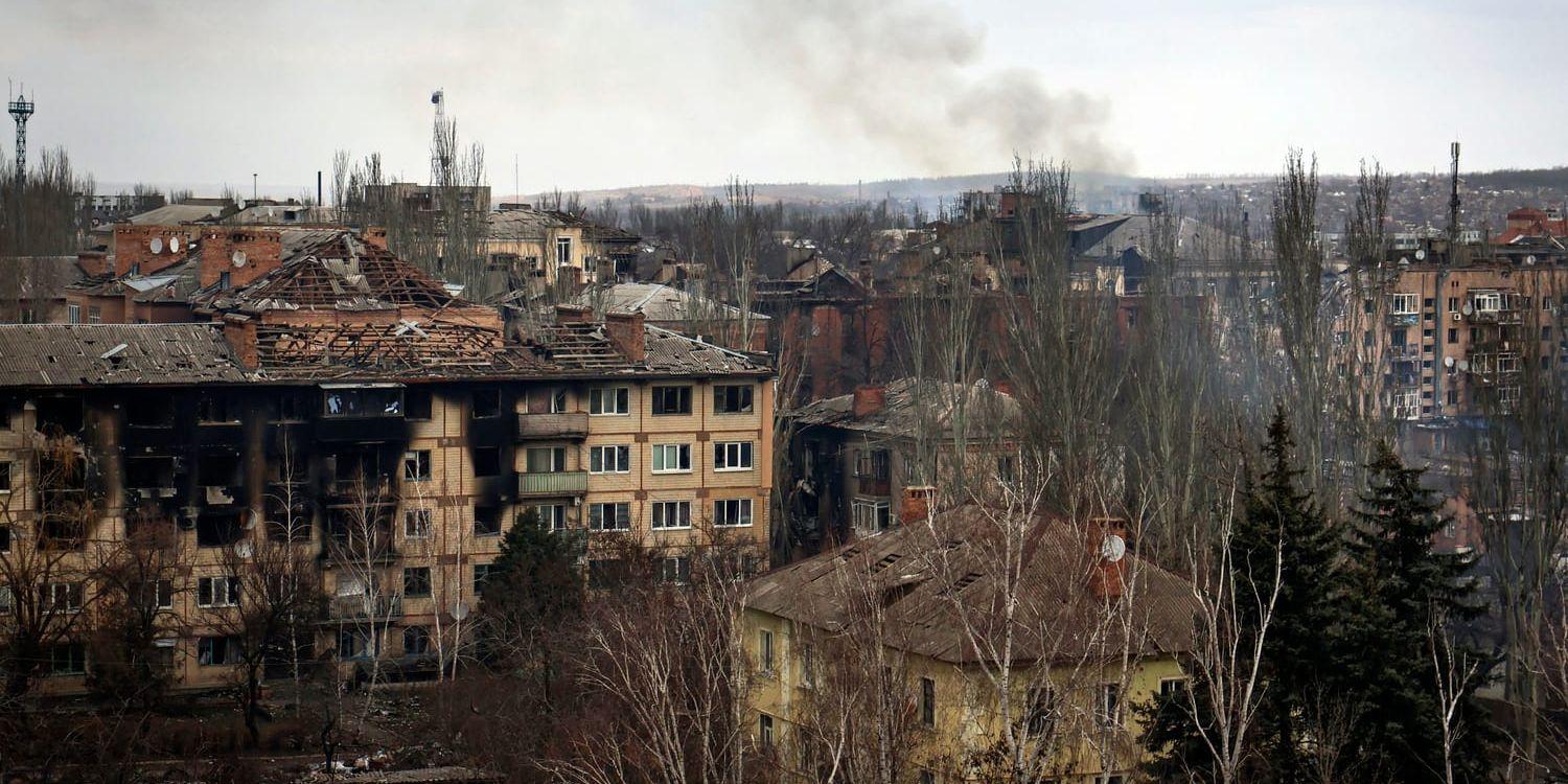 Den krigshärjade ukrainska staden Bachmut, fotograferad den 15 mars.