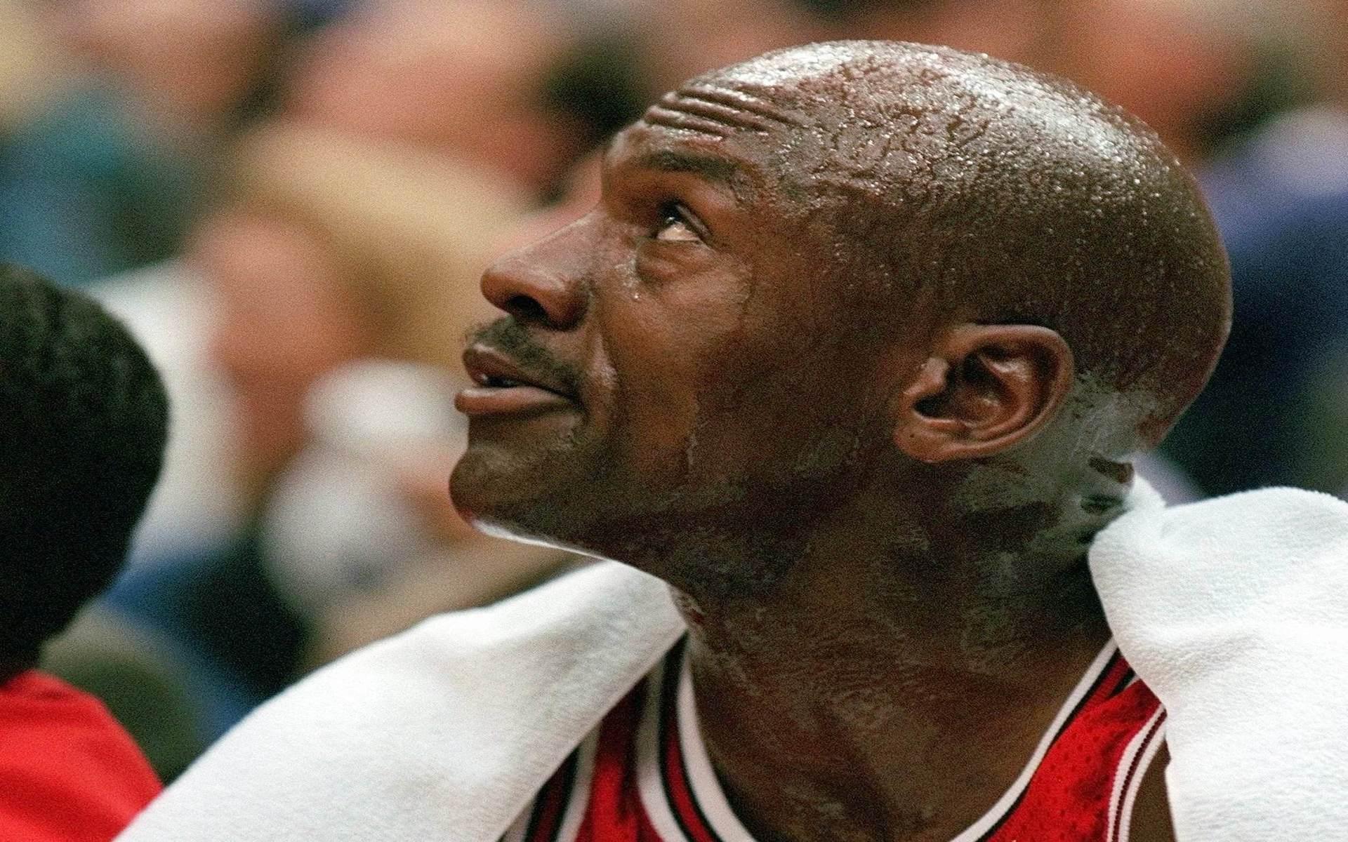 Michael Jordan berättade om mardrömsnatten inför final nummer fem 1997 i dokumentären &quot;The Last Dance&quot;.