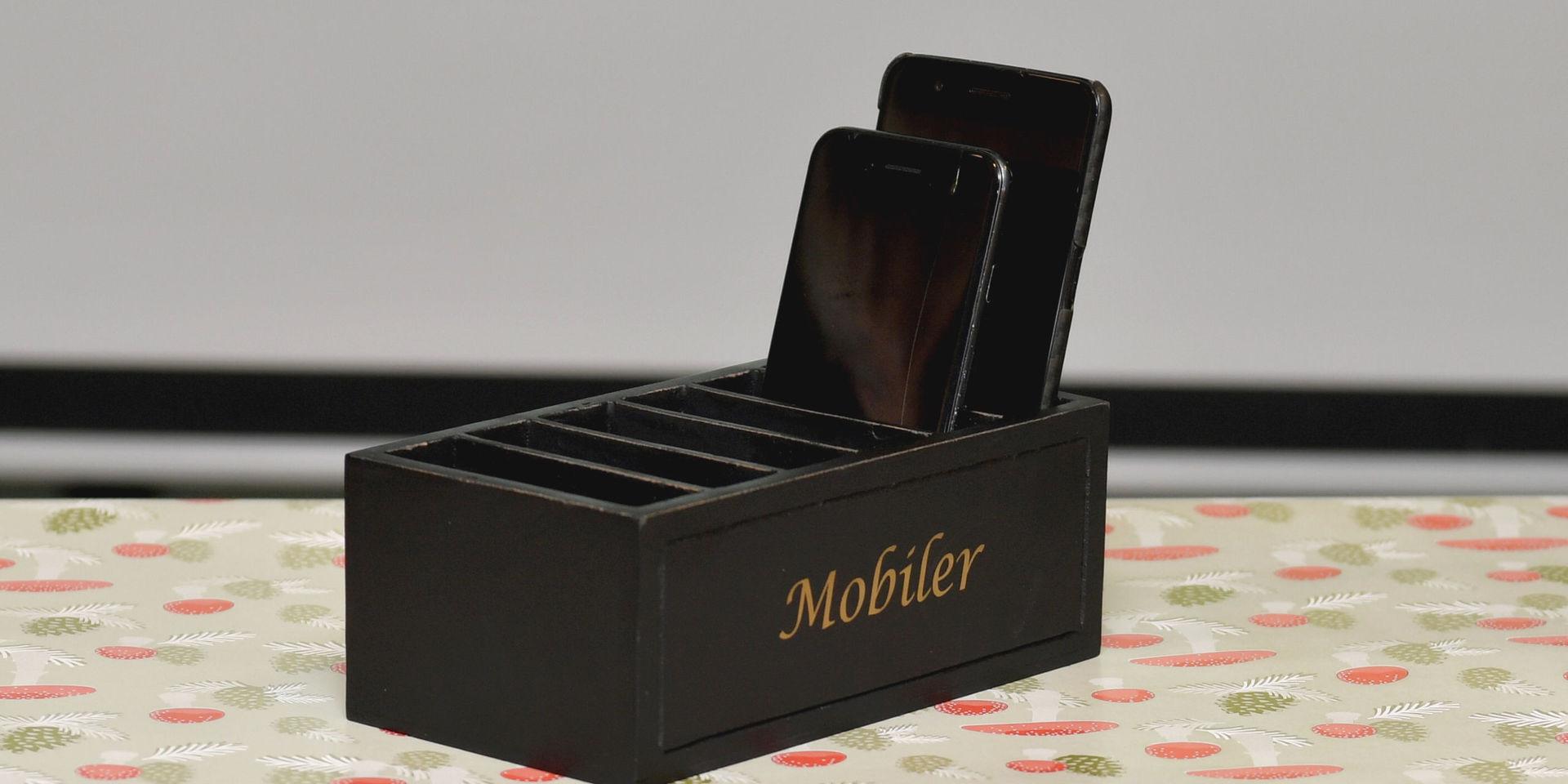 Årets julklapp som är en mobillåda, det vill säga en låda där du lägger din mobil så att du ska använda den mindre.